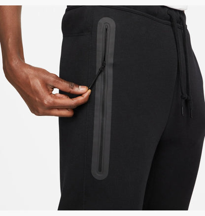 Nike Tech Fleece | Black